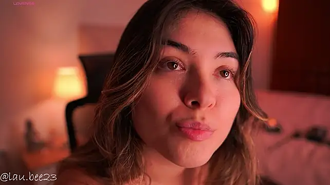 Lau_Bee XXX чат на живо