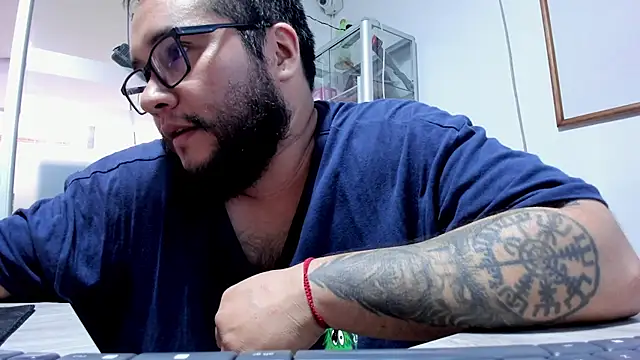XXX chat uživo modela VINCEDMAGLIOO