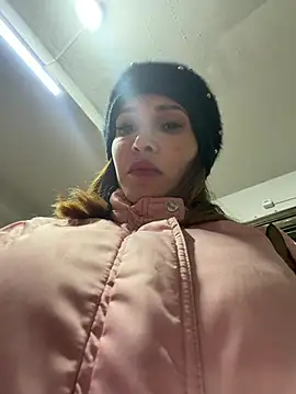 Irresistible37 Live XXX Chat