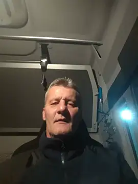 Rades55555 – Naživo XXX chat