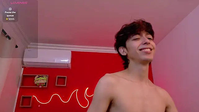 Twink_Sebas7 Adlı Modelin Canlı XXX Sohbeti