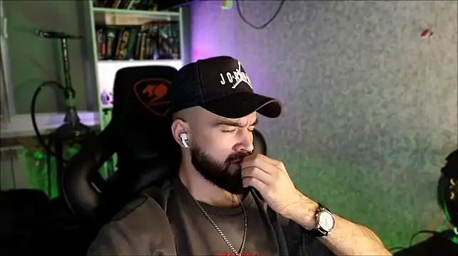 צ'אט XXX בשידור חי של _Serious_Man