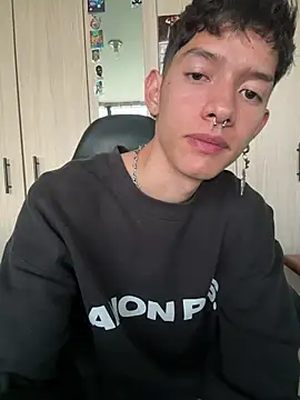 heyy_noah11 Live XXX-chat