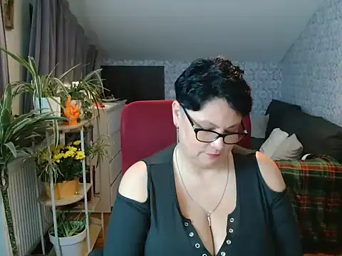 Newgirl4you Live XXX-Chat