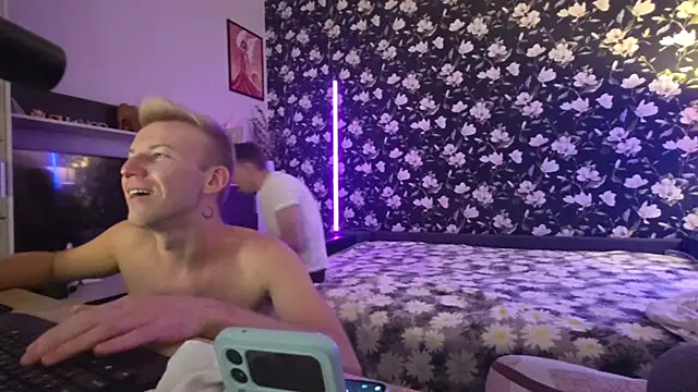 Czat XXX na żywo – Vuitton