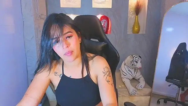 Chat XXX en directo de Lore18_b