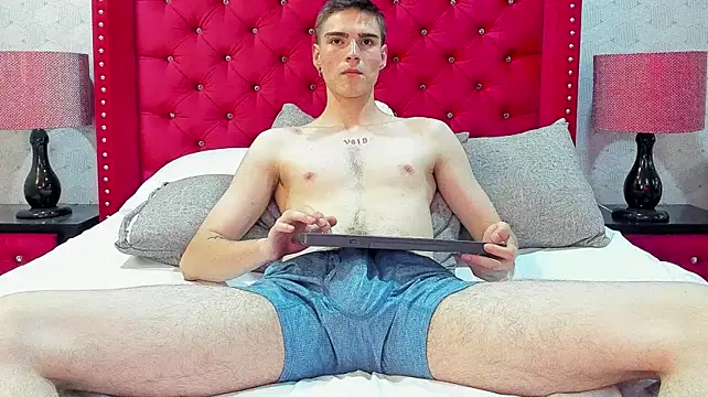 NickWild live XXX chat