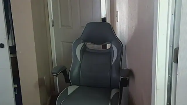 Huntzg23 Live XXX-Chat