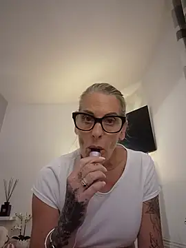 Busty-MorganXX Adlı Modelin Canlı XXX Sohbeti
