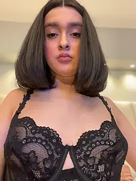 MiahWindsor Adlı Modelin Canlı XXX Sohbeti