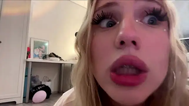 Alicekittyy Live XXX-Chat
