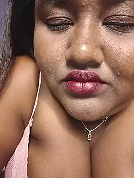 horny_diana Chat XXX in diretta