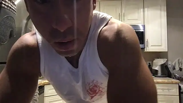 צ'אט XXX בשידור חי של BigGuyMuscle