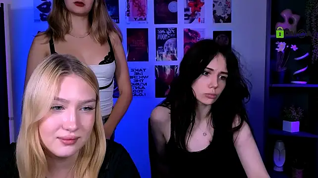 riley_sanders élő XXX-chatje