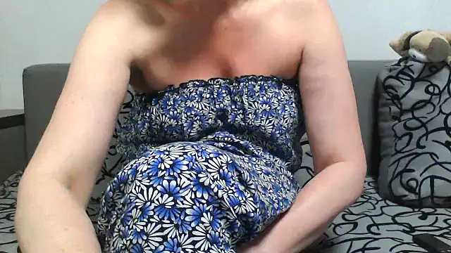 IrynaMolbertx's Live XXX Chat