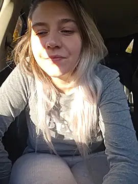 ScarletsWeb's Live XXX Chat
