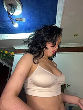 Esmerald_1111's Live XXX Chat