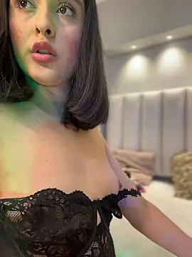 MiahWindsor Chat XXX in diretta