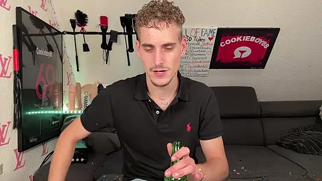 Cookieboy88 Adlı Modelin Canlı XXX Sohbeti