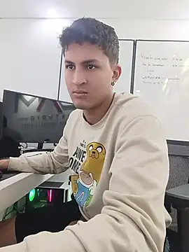 Axel_Romanov Adlı Modelin Canlı XXX Sohbeti
