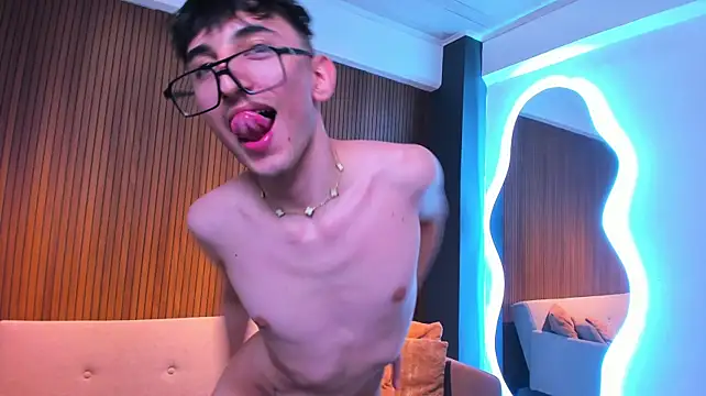 APOLOKING_ Live XXX Chat