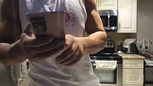 BigGuyMuscle Live XXX Chat