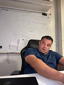 XXX chat uživo modela snayperm123