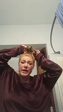 BettyandGoldn Live XXX chat