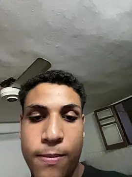 Ahmed672のライブXXXチャット