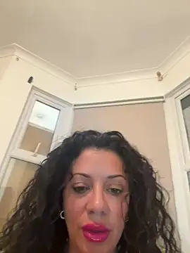 caramelandCurls élő XXX-chatje