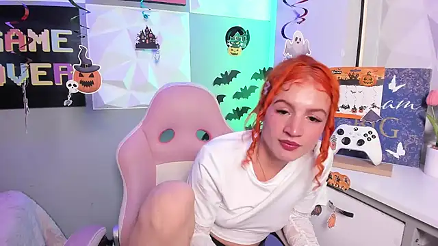 Chatroom XXX en direct de AdelaineBest