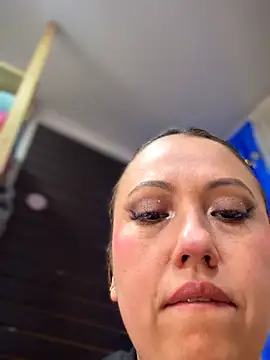 VIOLETA-25_ élő XXX-chatje