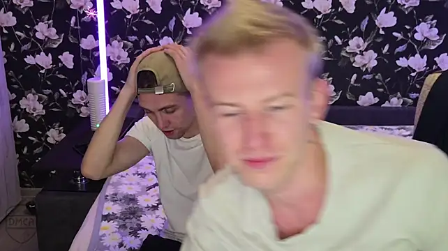 Vuitton Chat XXX in diretta