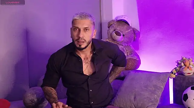 Chat +18 de Seth_Vegaa ao vivo