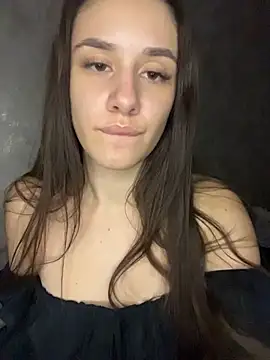 Selena_Mur_ Adlı Modelin Canlı XXX Sohbeti