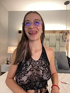 Chat +18 de Chloe_Key ao vivo