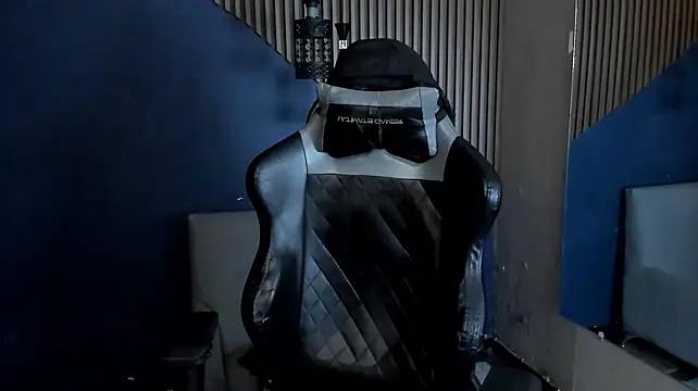 Axxel_Muscle élő XXX-chatje
