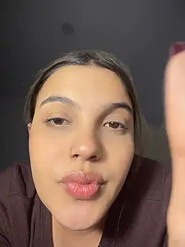 Colibri_xxx Adlı Modelin Canlı XXX Sohbeti