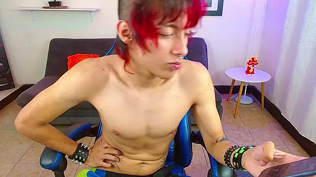 adriaan_18 Chat XXX live