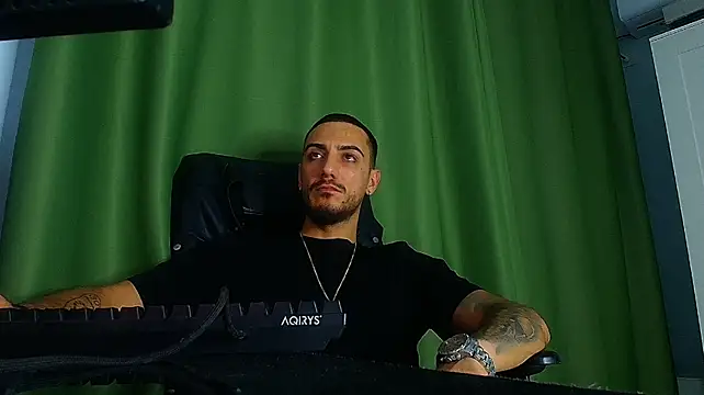 AndrewBannern Live XXX chat