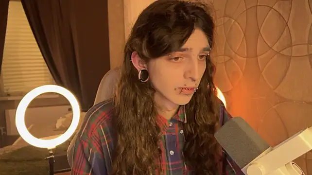 KriispのライブXXXチャット