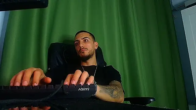 Chat XXX ao vivo de AndrewBanner