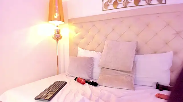 nina_joyce's Live XXX Chat