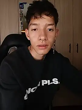 heyy_noah11のライブXXXチャット