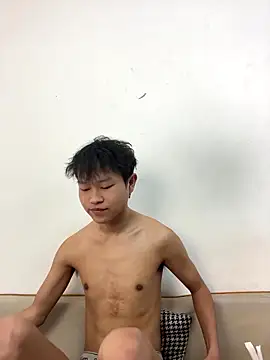 -OvO- Adlı Modelin Canlı XXX Sohbeti