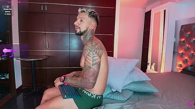 Онлайн чат XXX Valentiinoss