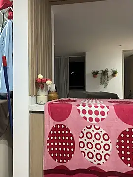 AllieEvans 即時 XXX 聊天
