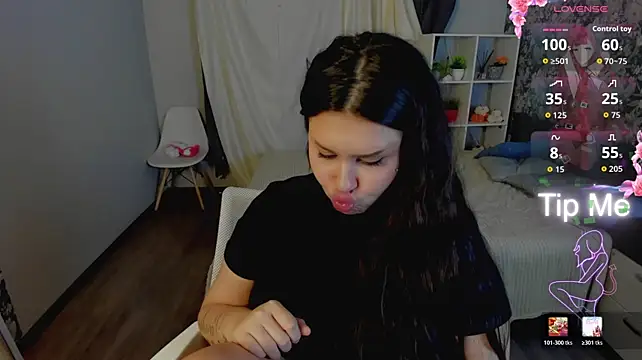 amelibamby Adlı Modelin Canlı XXX Sohbeti