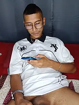 Chat XXX en directo de Hard_brown03