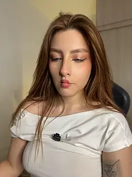 Anavi_ Adlı Modelin Canlı XXX Sohbeti